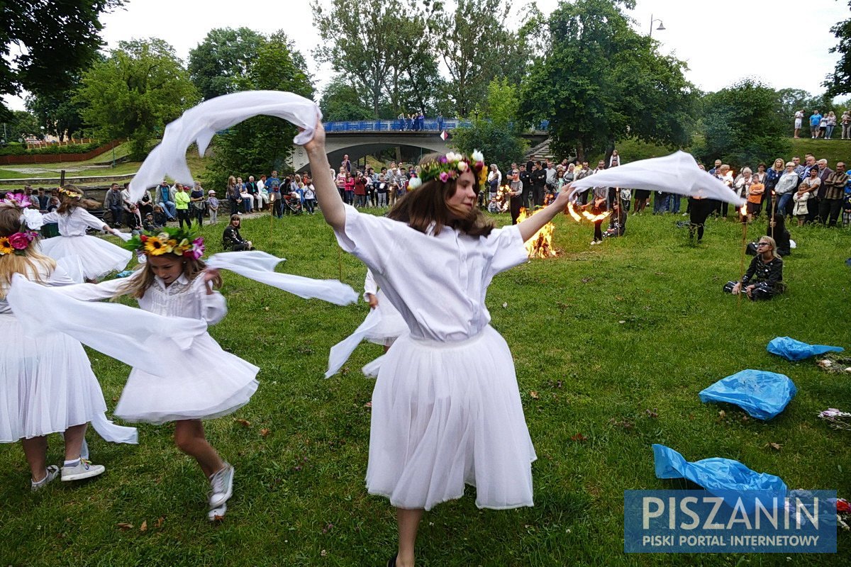 Fantastyczne widowisko w Noc Świętojańską