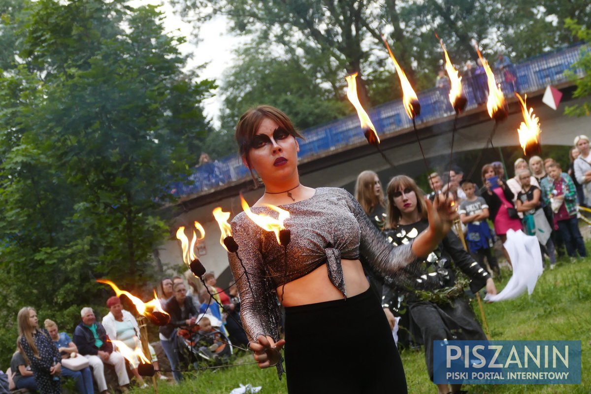 Fantastyczne widowisko w Noc Świętojańską