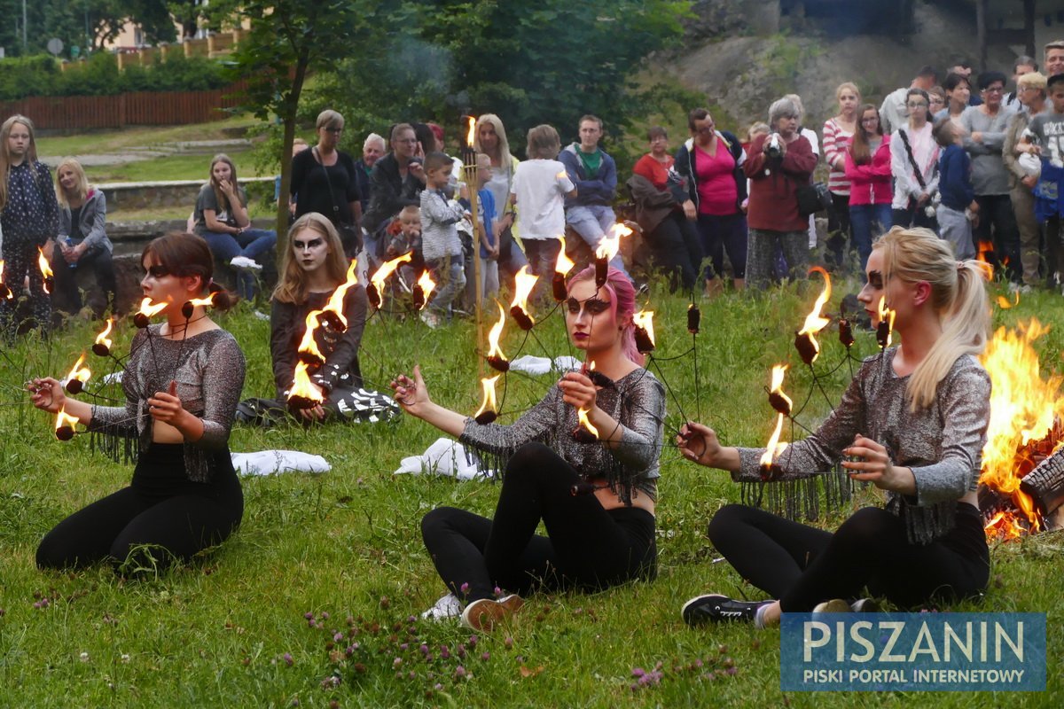 Fantastyczne widowisko w Noc Świętojańską