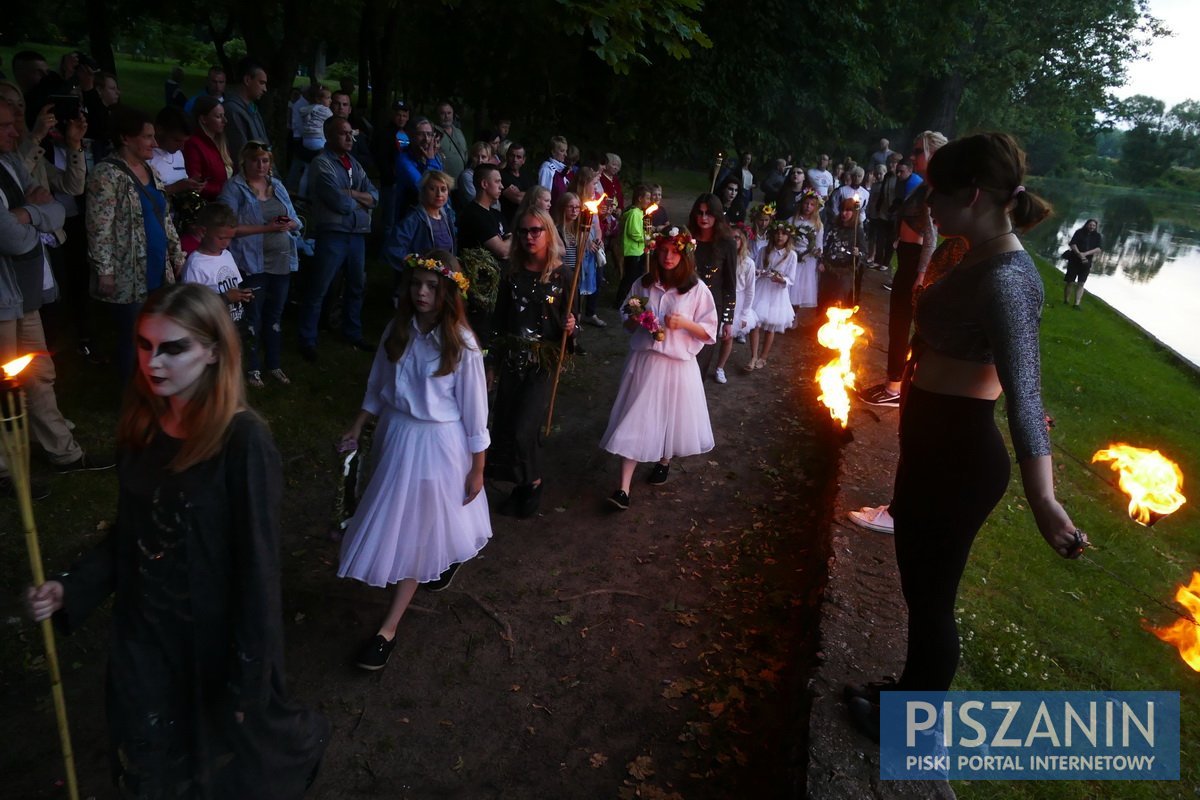 Fantastyczne widowisko w Noc Świętojańską