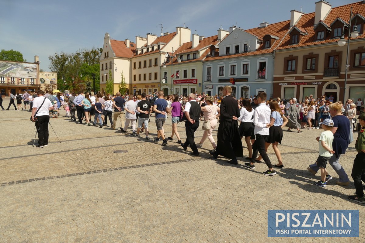 Słoneczny Polonez na Placu Daszyńskiego