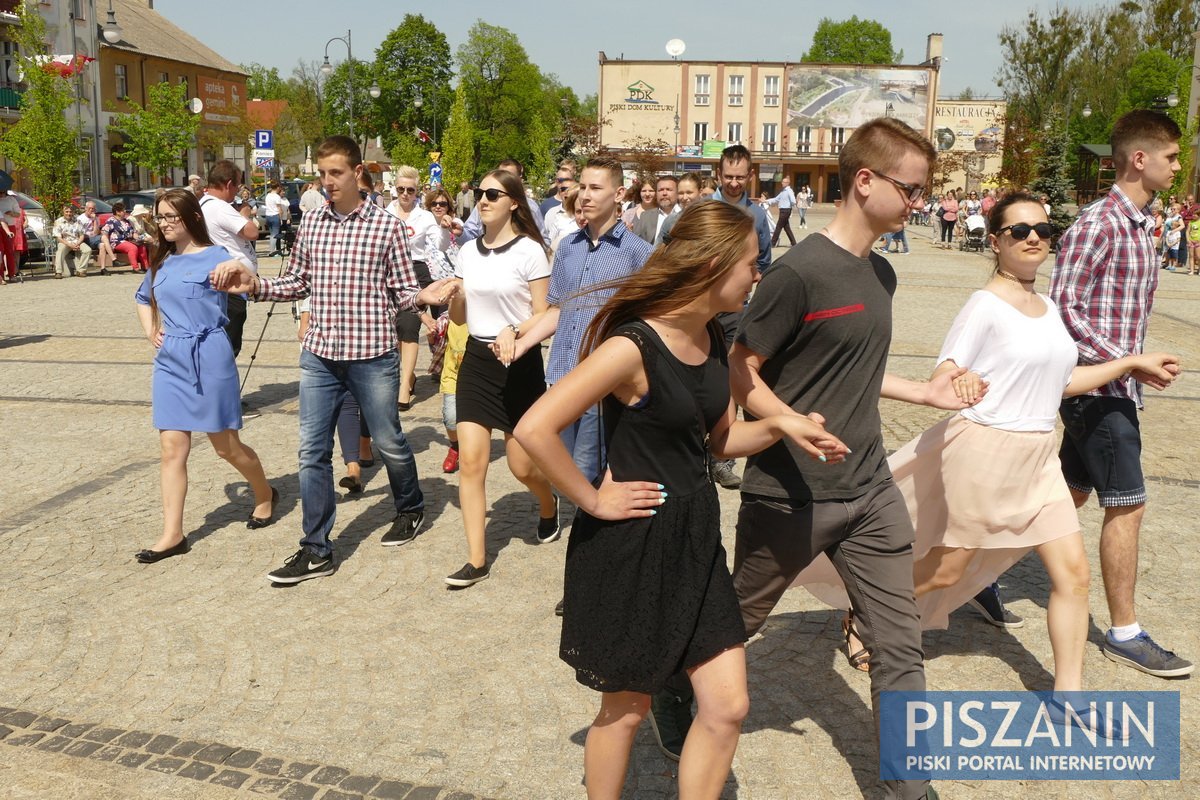Słoneczny Polonez na Placu Daszyńskiego