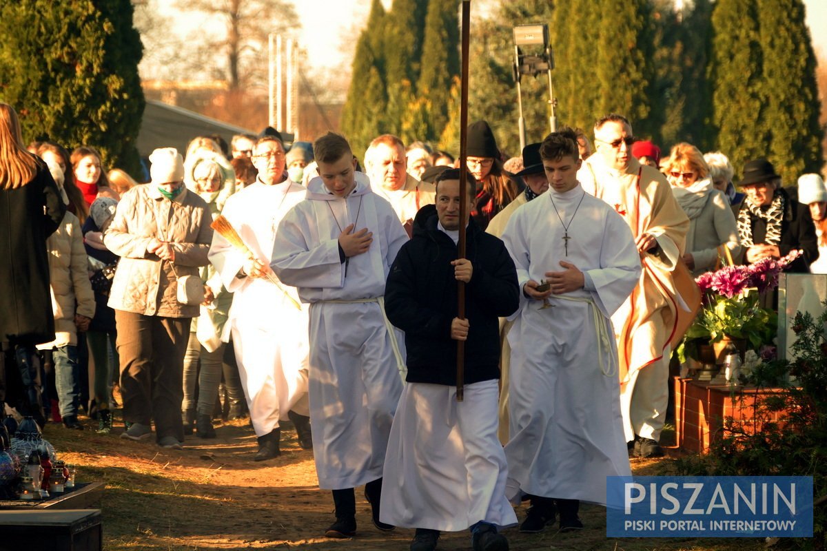 Odwiedziliśmy groby bliskich zmarłych