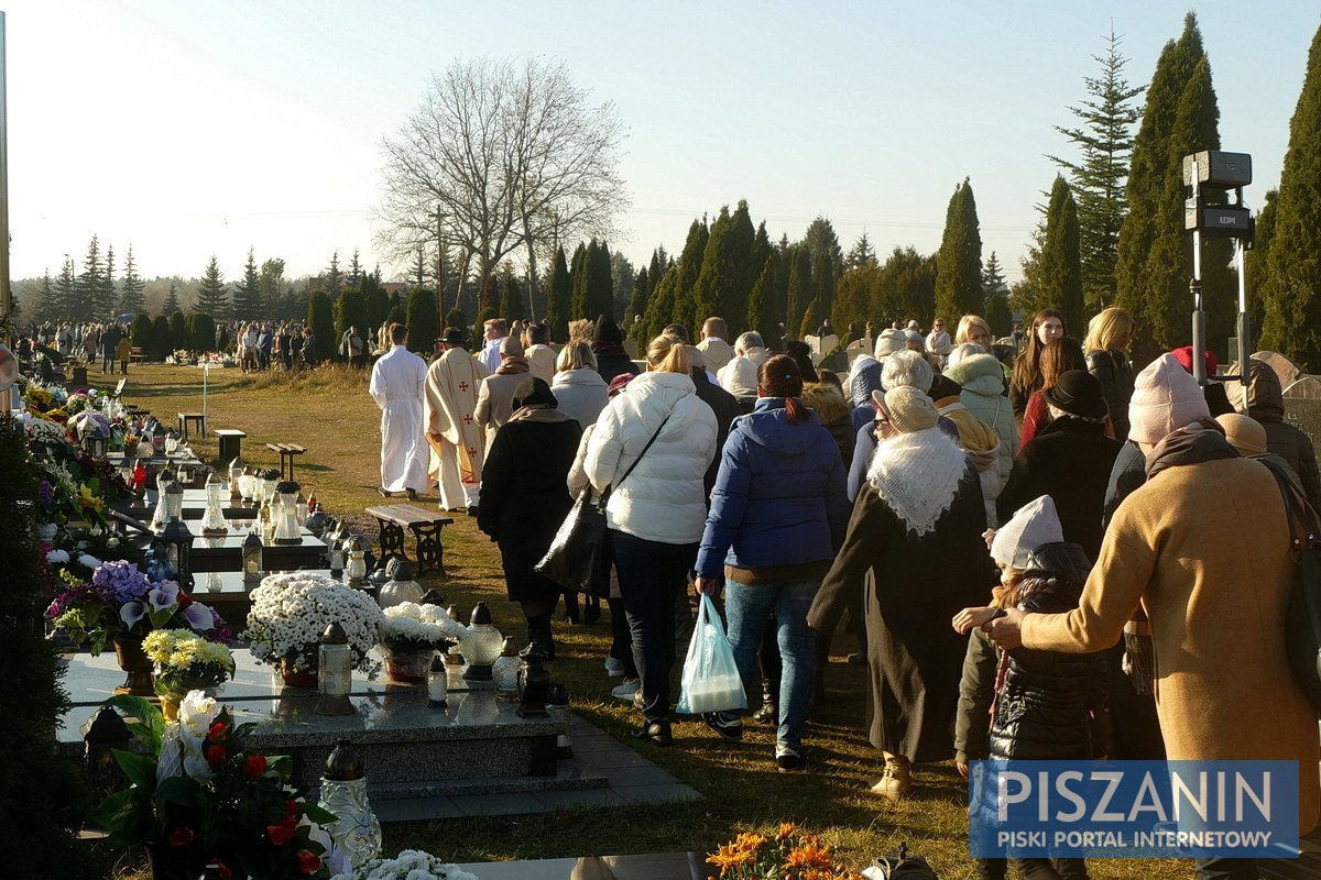 Odwiedziliśmy groby bliskich zmarłych