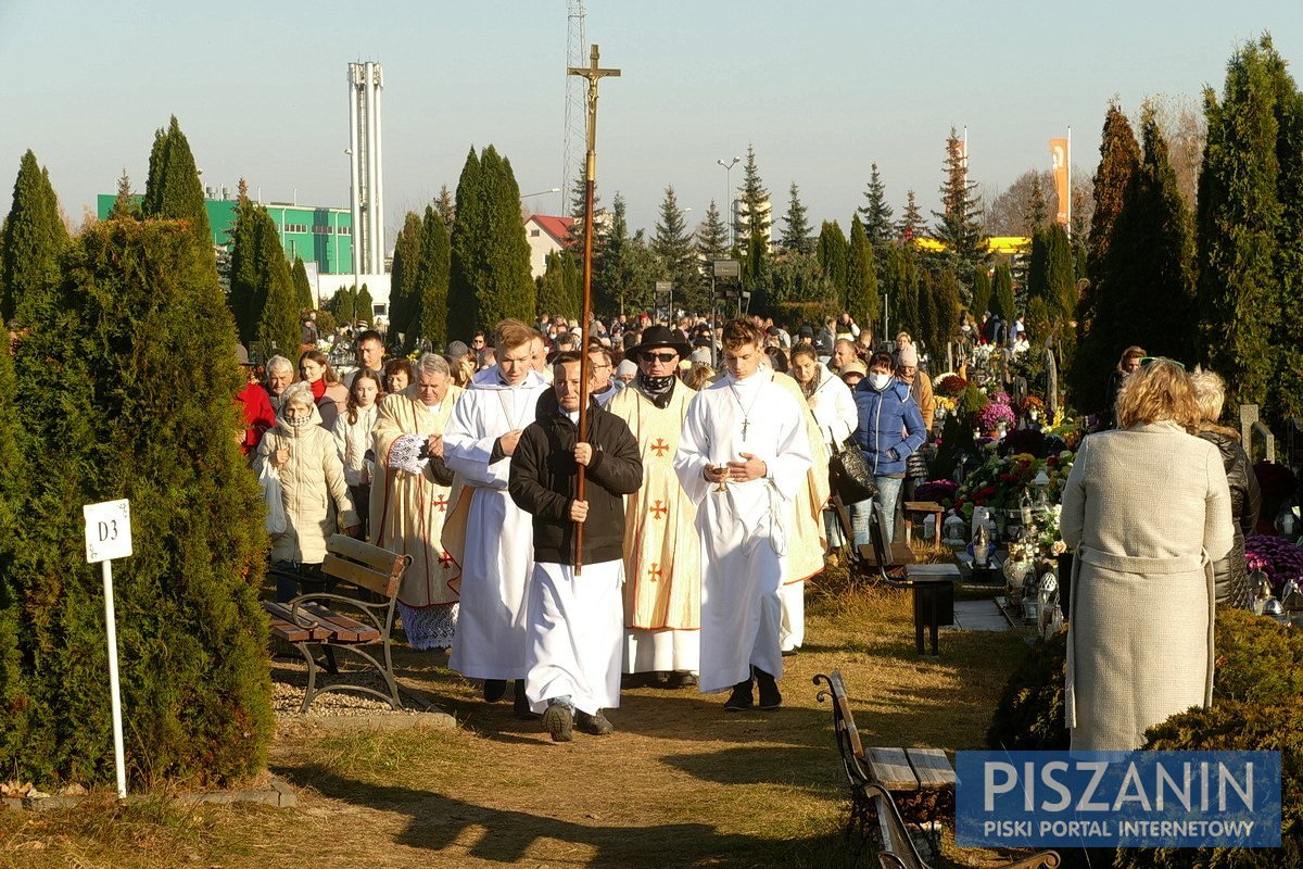 Odwiedziliśmy groby bliskich zmarłych