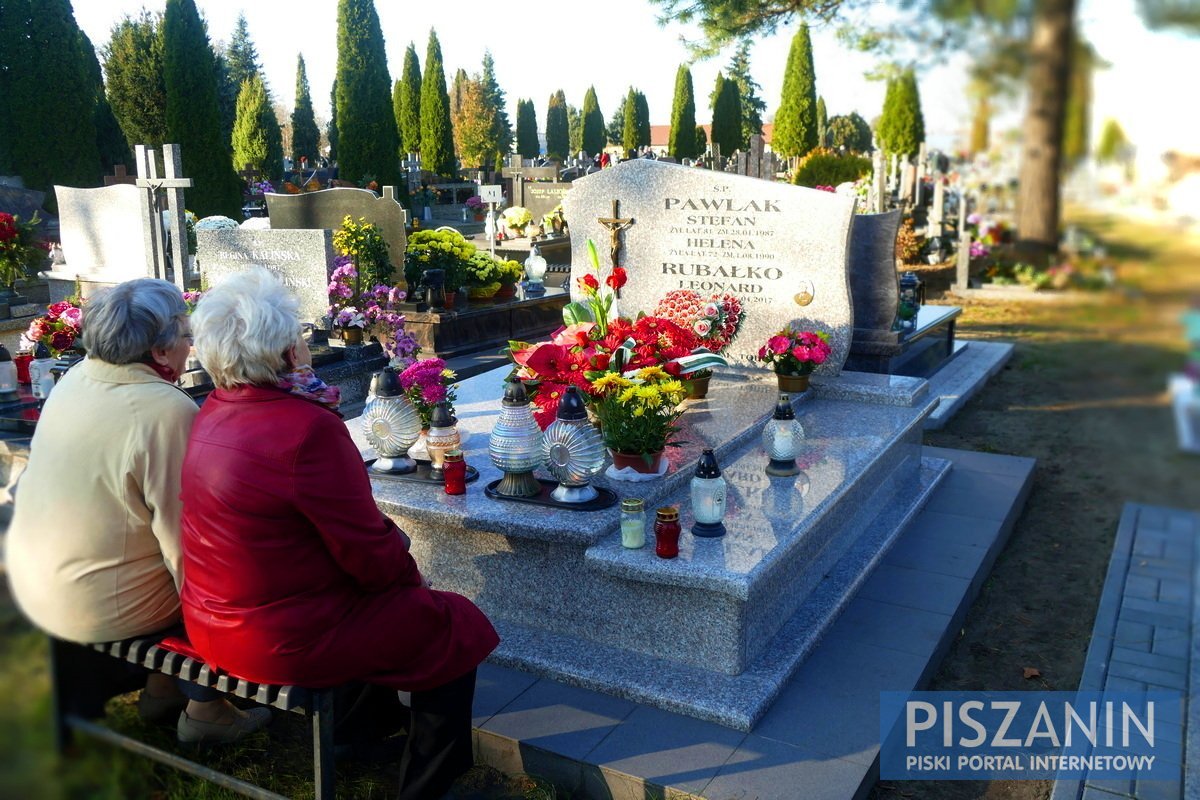 Odwiedziliśmy groby bliskich zmarłych