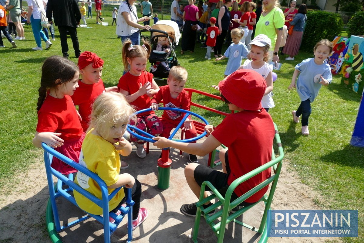 Przedszkolny piknik rodzinny. Było słonecznie, kolorowo i radośnie