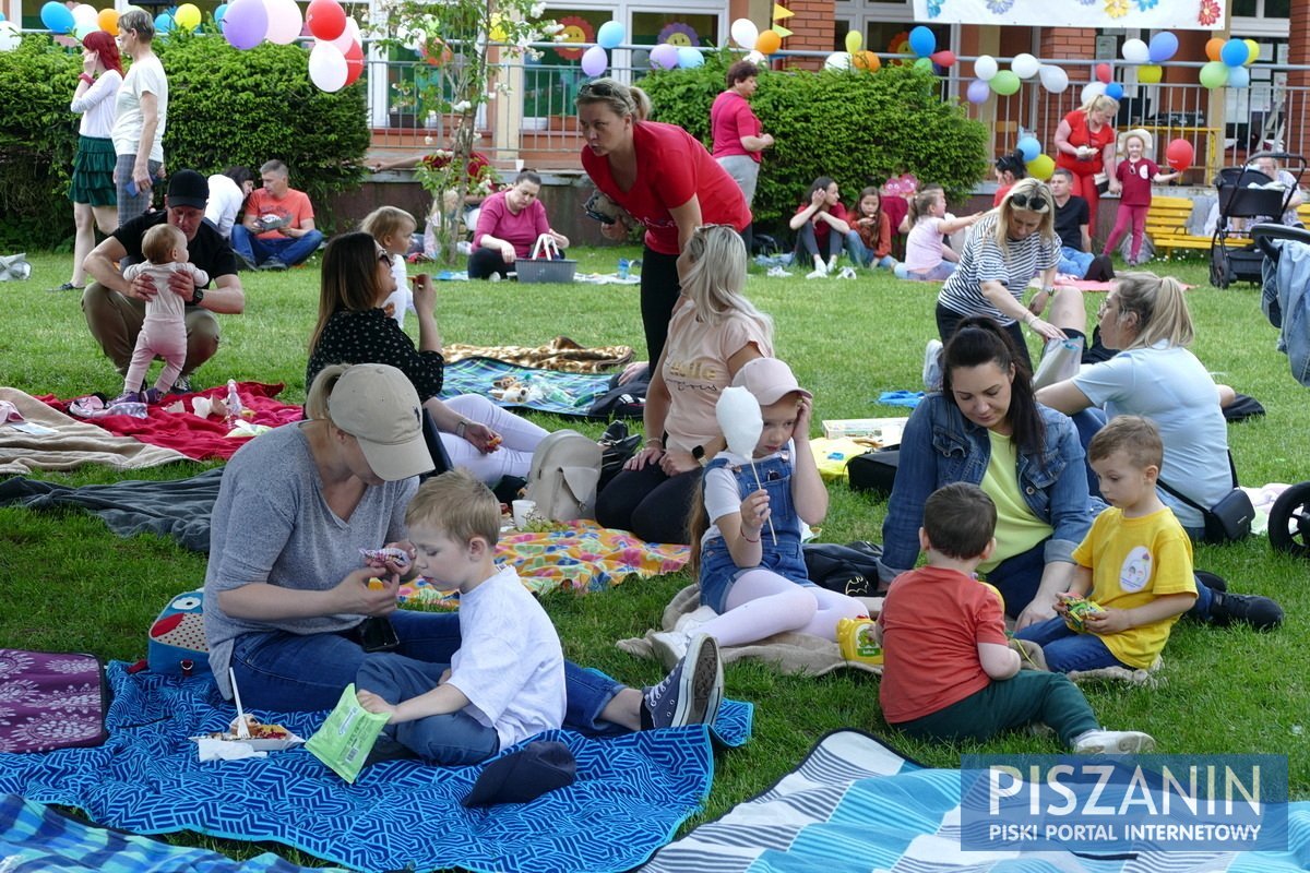 Przedszkolny piknik rodzinny. Było słonecznie, kolorowo i radośnie