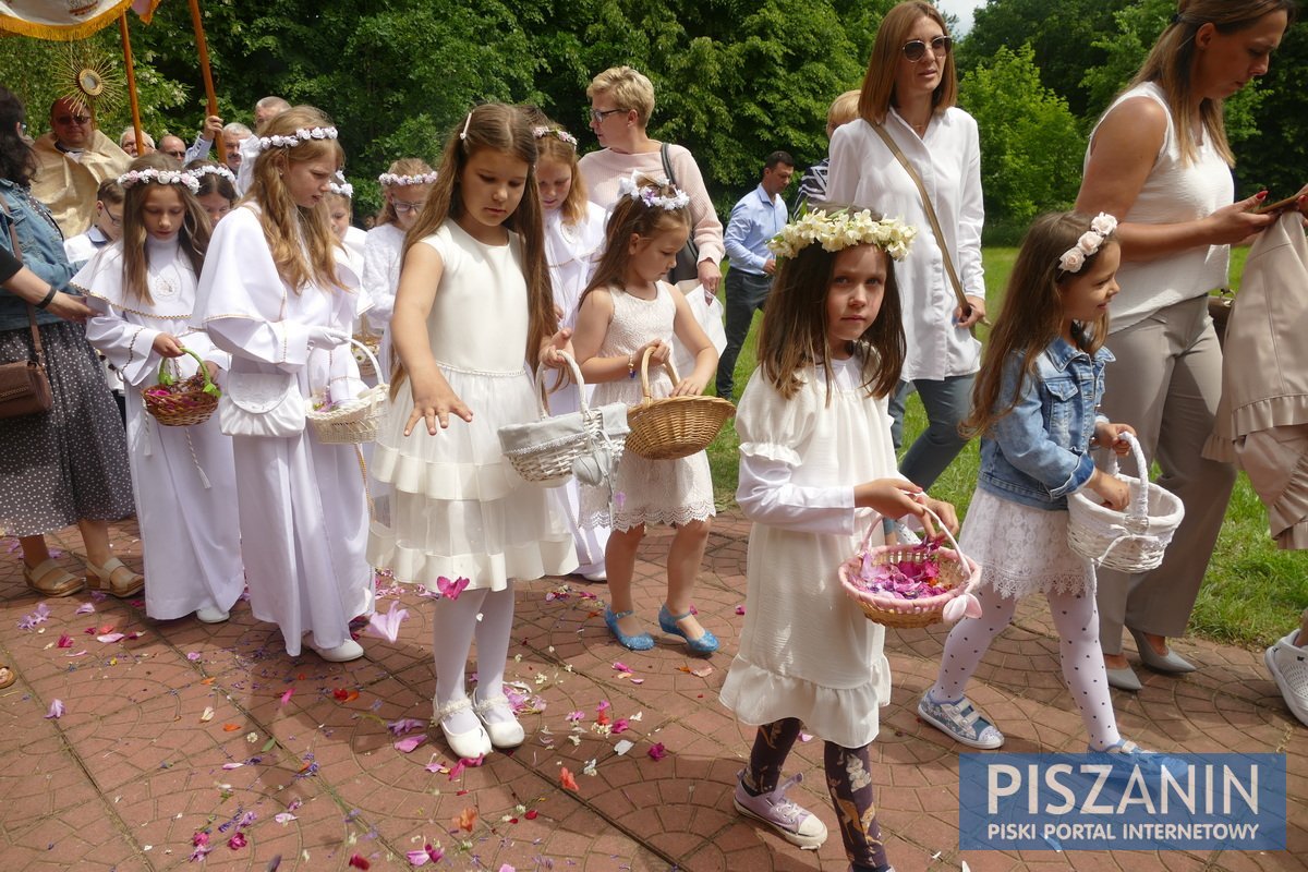 Boże Ciało - uroczysta procesja w Kociołku Szlacheckim