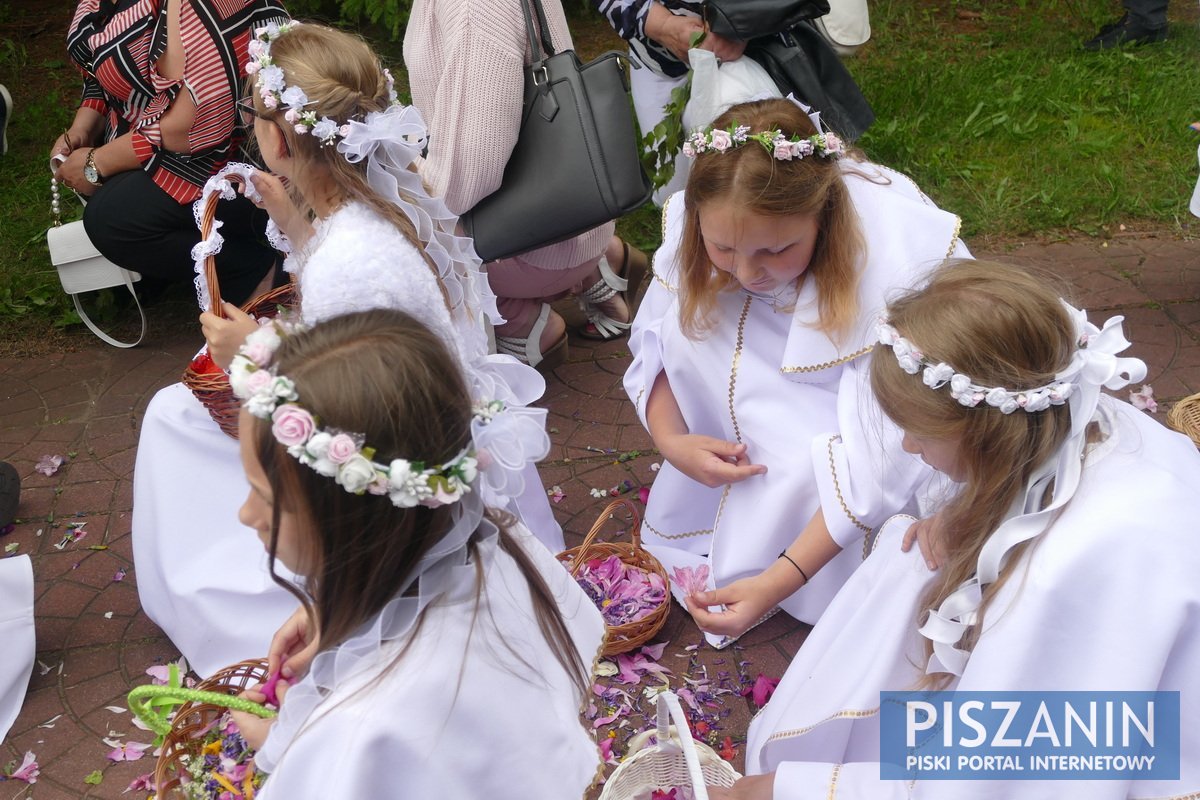 Boże Ciało - uroczysta procesja w Kociołku Szlacheckim