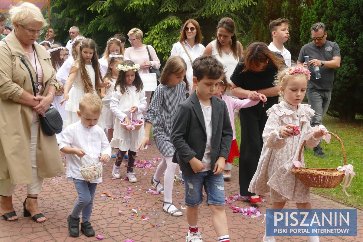 Boże Ciało - uroczysta procesja w Kociołku Szlacheckim