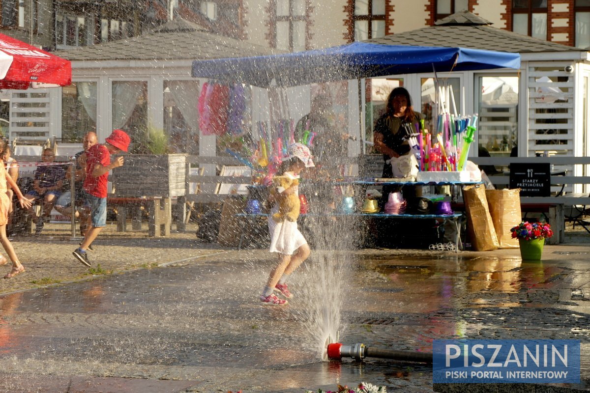 Jak strażacy z Pogobia ratowali piszan przed upałem