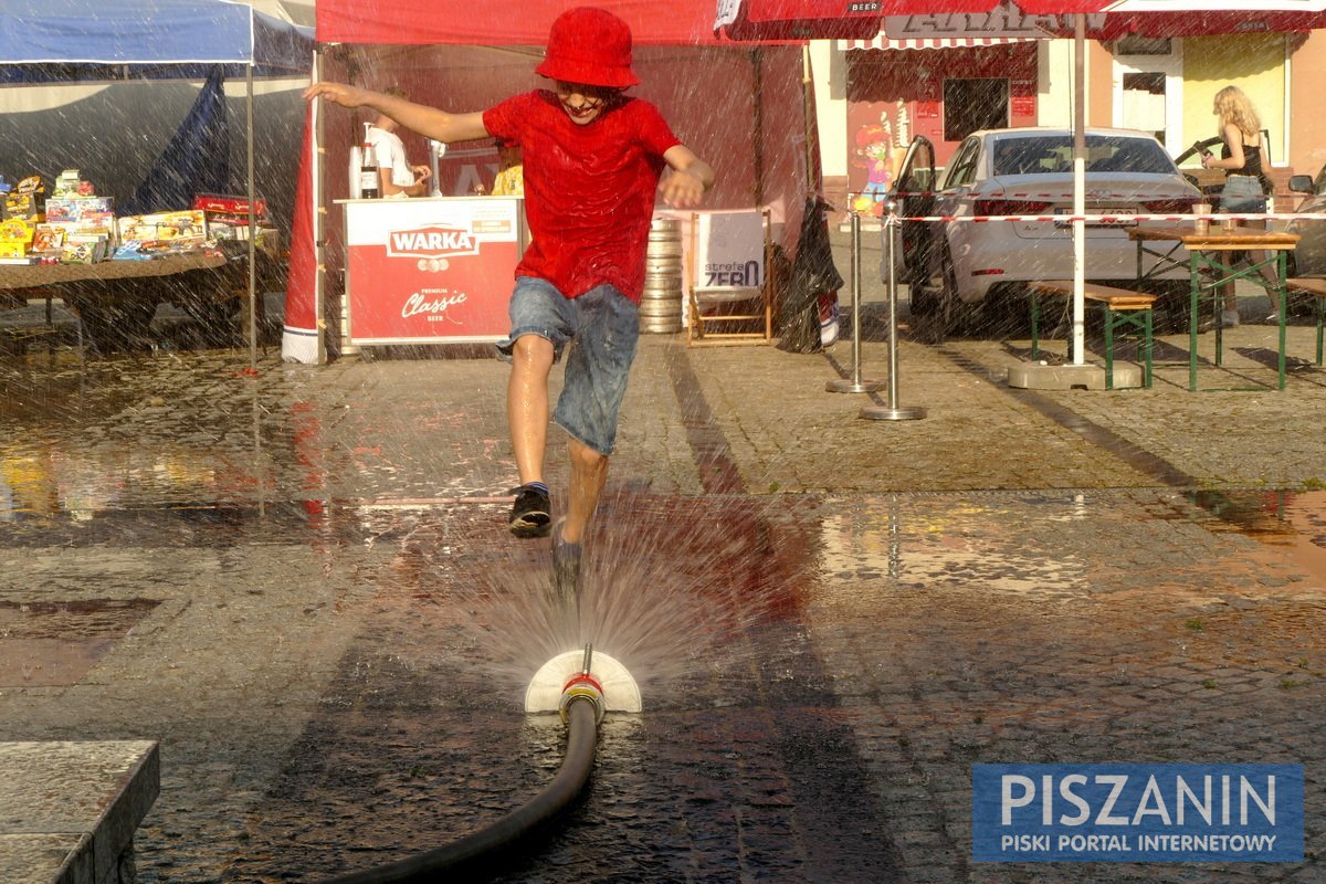 Jak strażacy z Pogobia ratowali piszan przed upałem