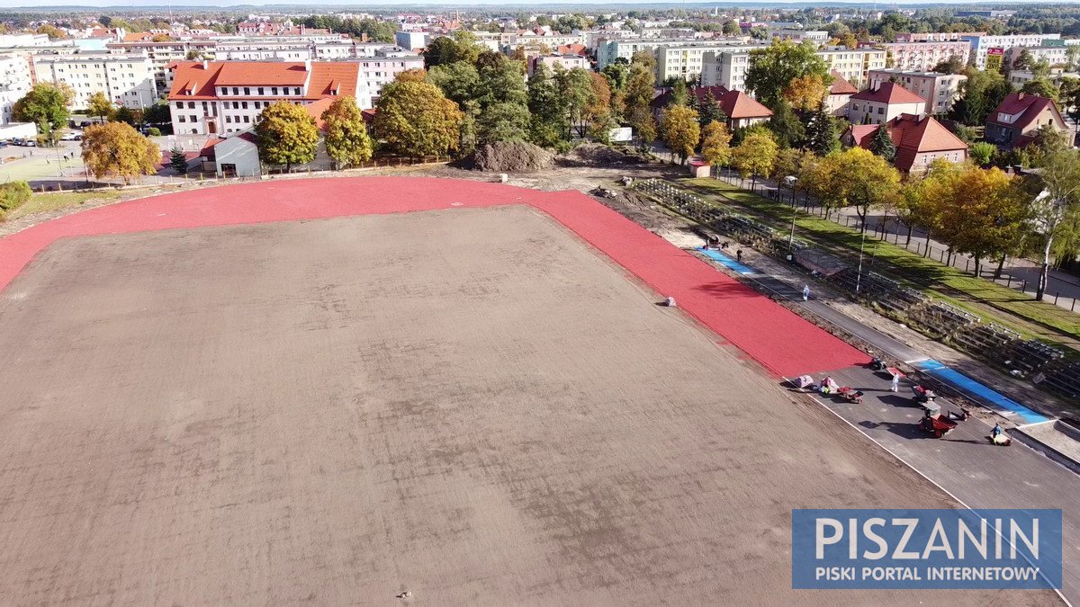 Modernizacja stadionu miejskiego w Piszu trwa