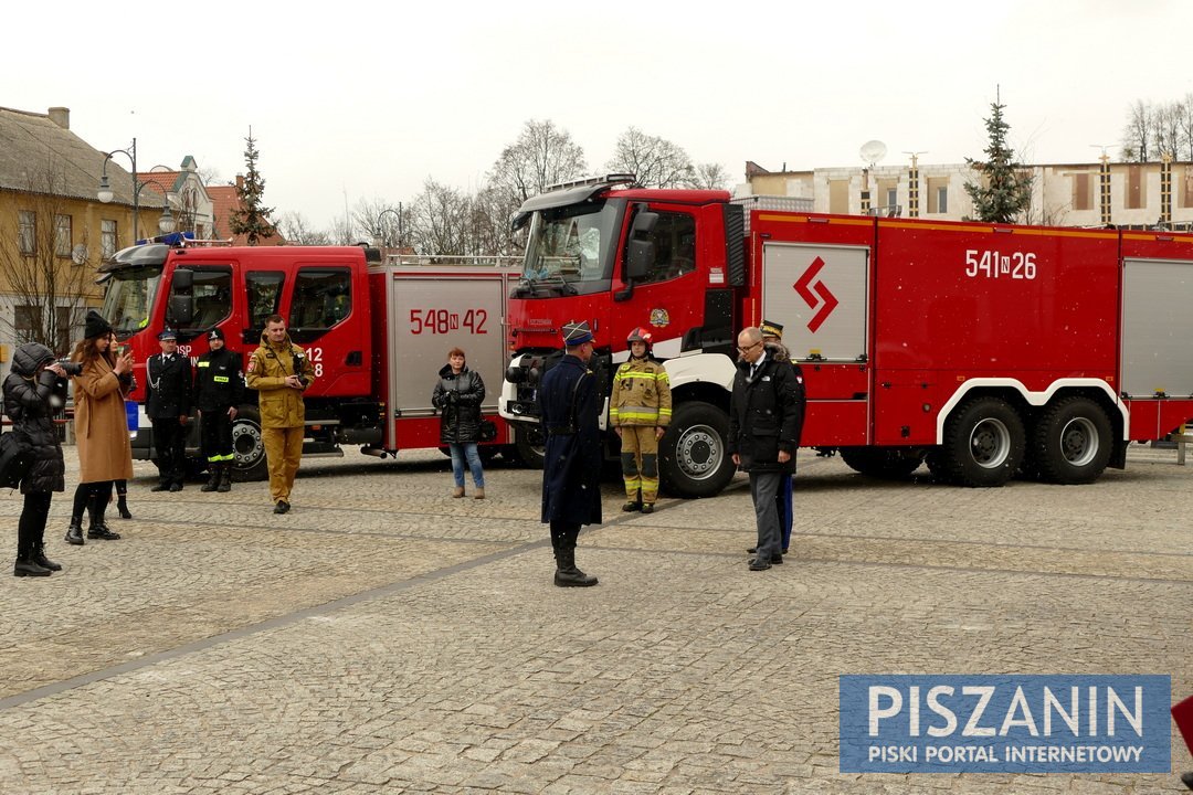 Jednostce Ratowniczo - Gaśniczej w Piszu przekazano nowy wóz za 1,25 miliona złotych