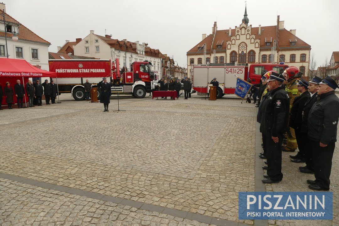 Jednostce Ratowniczo - Gaśniczej w Piszu przekazano nowy wóz za 1,25 miliona złotych