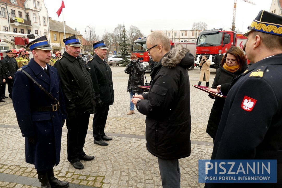 Jednostce Ratowniczo - Gaśniczej w Piszu przekazano nowy wóz za 1,25 miliona złotych