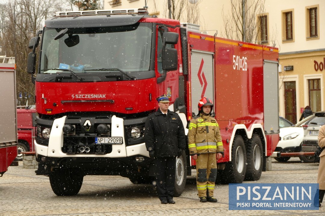 Jednostce Ratowniczo - Gaśniczej w Piszu przekazano nowy wóz za 1,25 miliona złotych