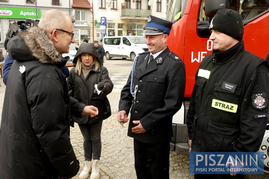 Jednostce Ratowniczo - Gaśniczej w Piszu przekazano nowy wóz za 1,25 miliona złotych