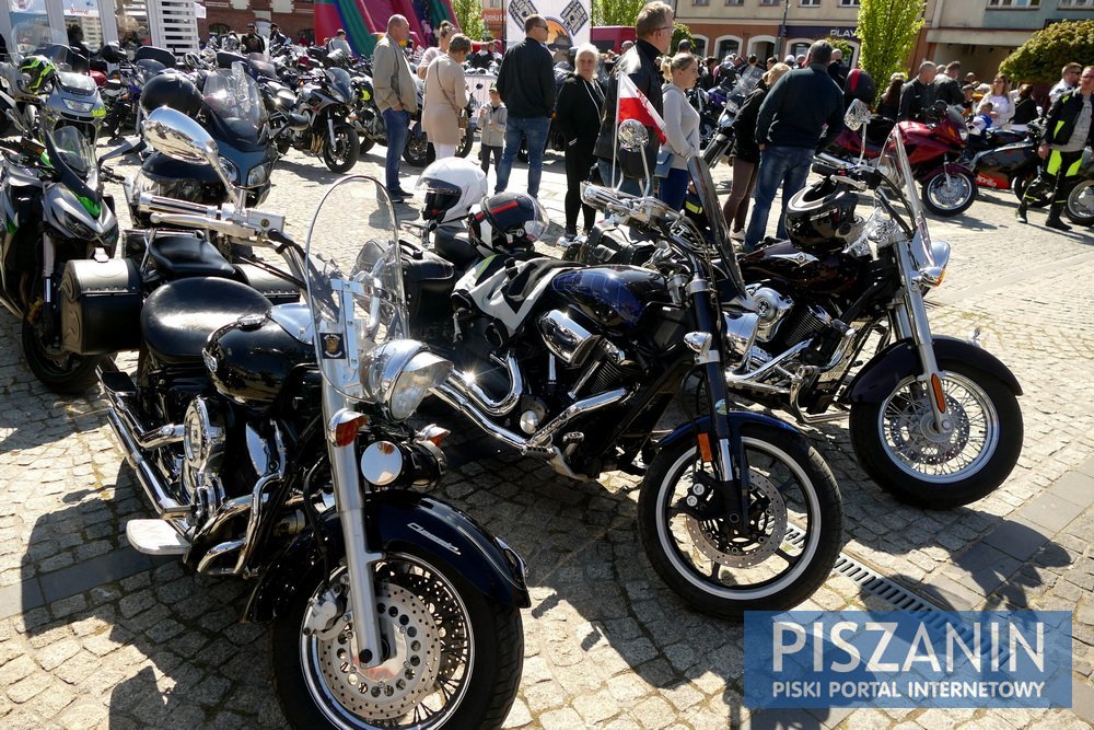 Sezon Motocyklowy Pisz 2023 rozpoczęty. Korowód jednośladów nie miał końca