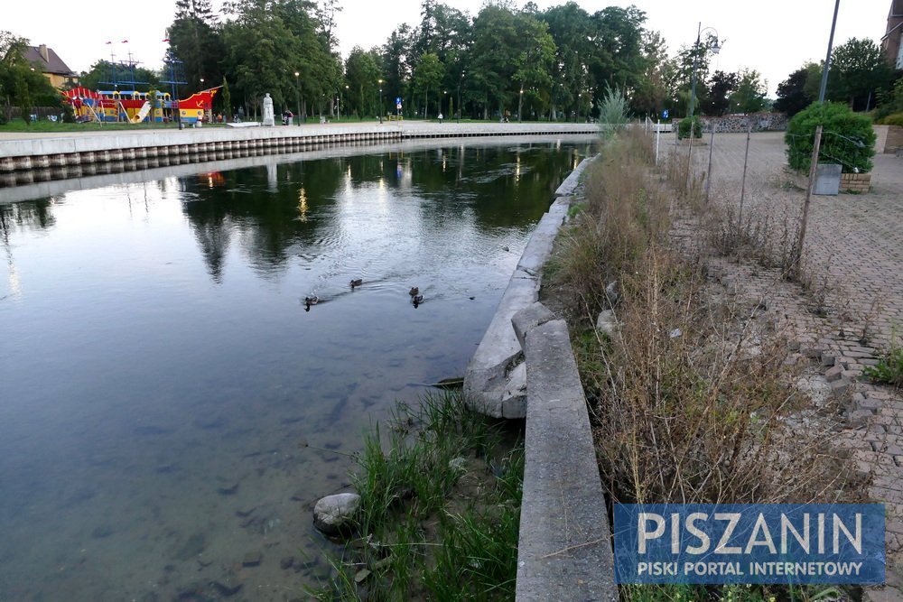 Naprawa osuniętego nabrzeża Pisy utknęła w papierkowej robocie na lata