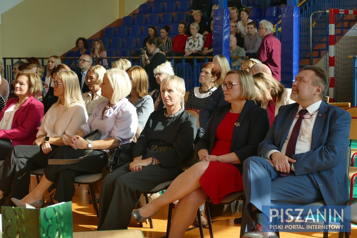 Gminne obchody Dnia Edukacji Narodowej - galeria zdjęć