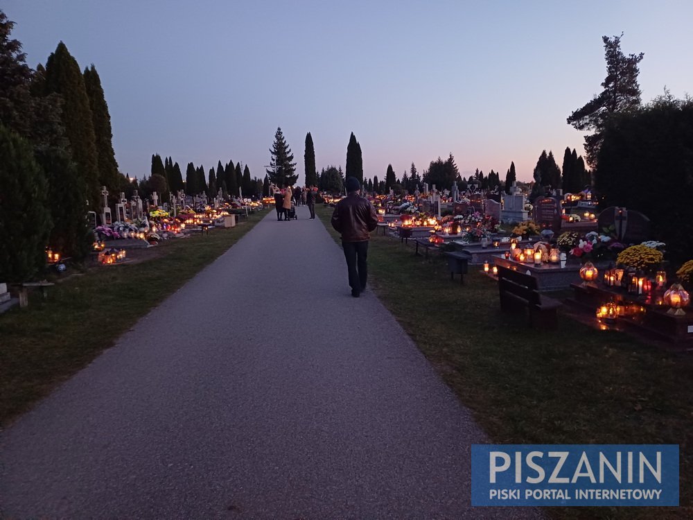 Dzień Wszystkich Świętych na piskiej nekropolii