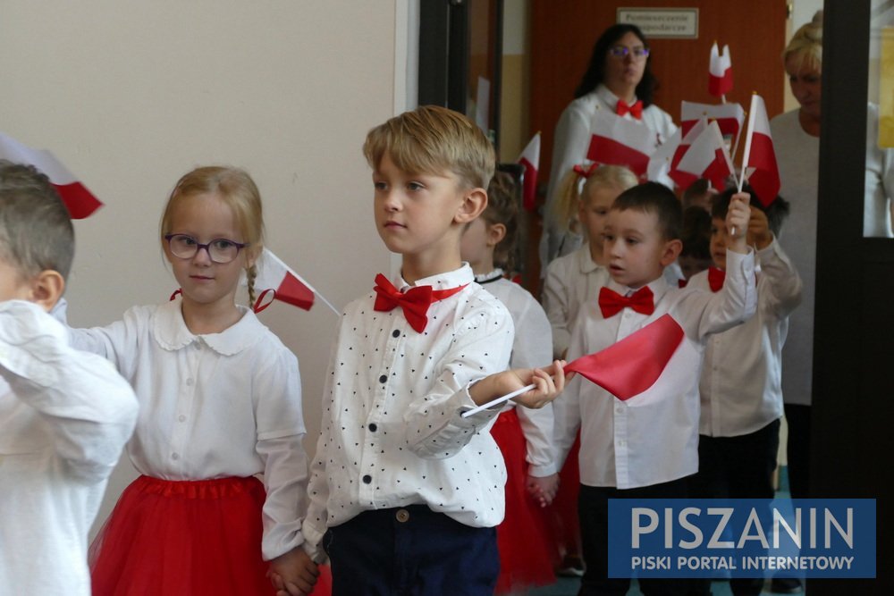 Przedszkolaki zainugurowały obchody Dnia Niepodległości w Piszu