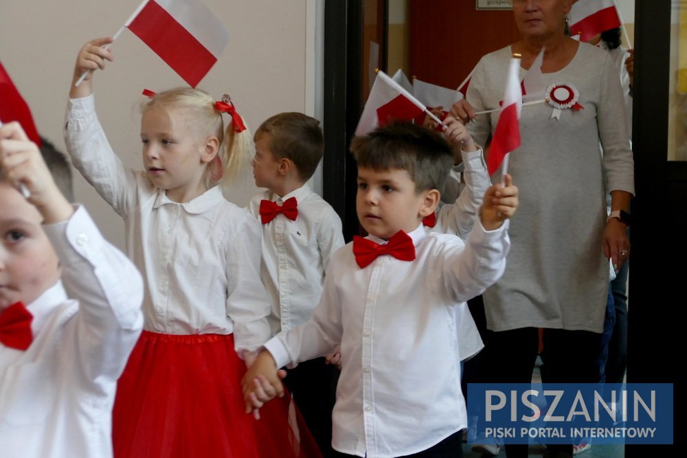 Przedszkolaki zainugurowały obchody Dnia Niepodległości w Piszu