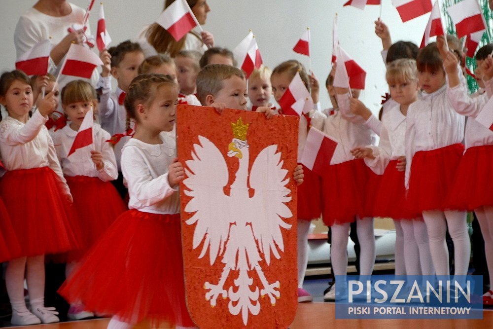 Przedszkolaki zainugurowały obchody Dnia Niepodległości w Piszu