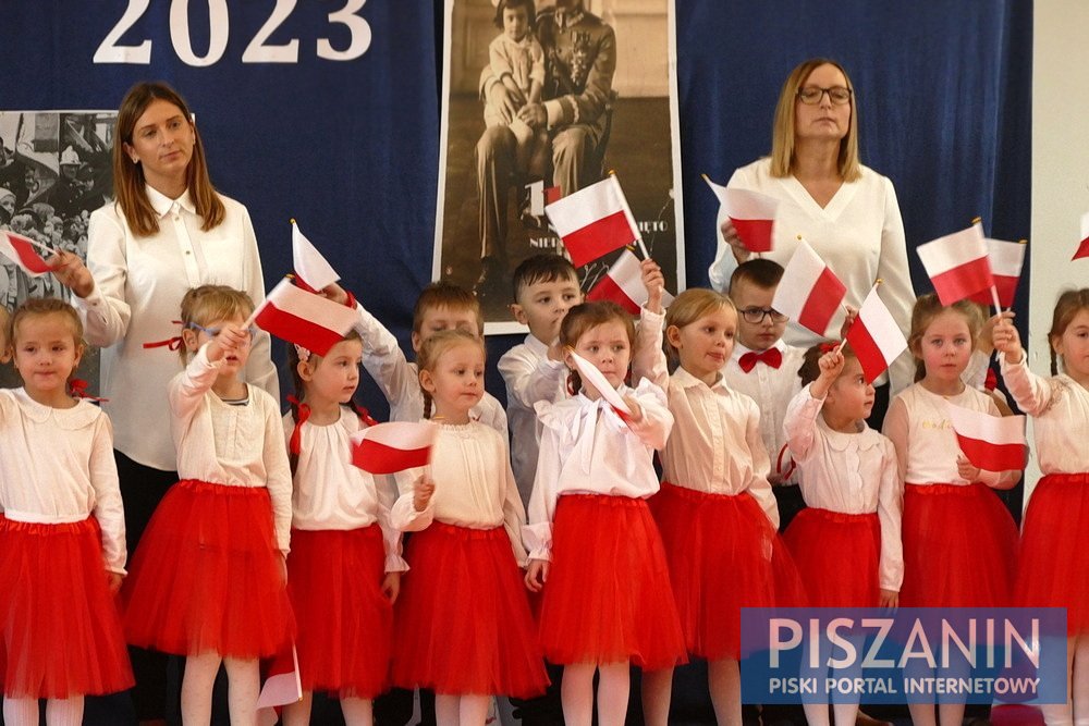 Przedszkolaki zainugurowały obchody Dnia Niepodległości w Piszu