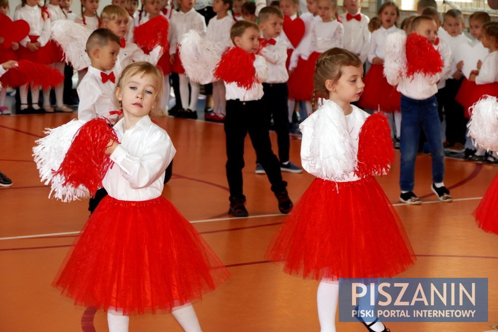 Przedszkolaki zainugurowały obchody Dnia Niepodległości w Piszu