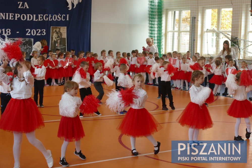 Przedszkolaki zainugurowały obchody Dnia Niepodległości w Piszu