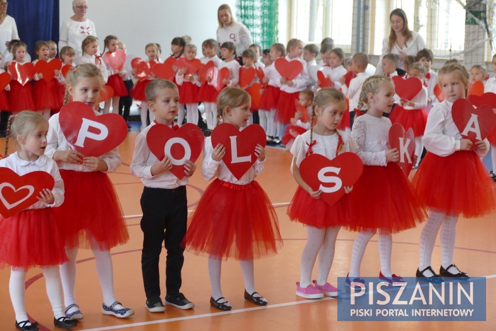 Przedszkolaki zainugurowały obchody Dnia Niepodległości w Piszu