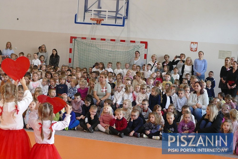 Przedszkolaki zainugurowały obchody Dnia Niepodległości w Piszu