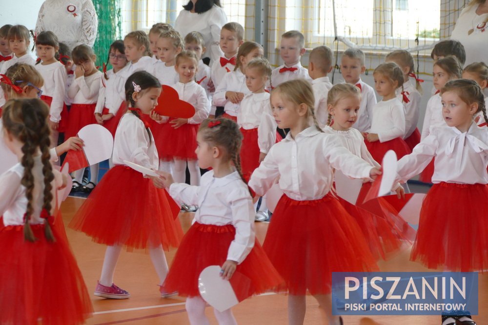 Przedszkolaki zainugurowały obchody Dnia Niepodległości w Piszu