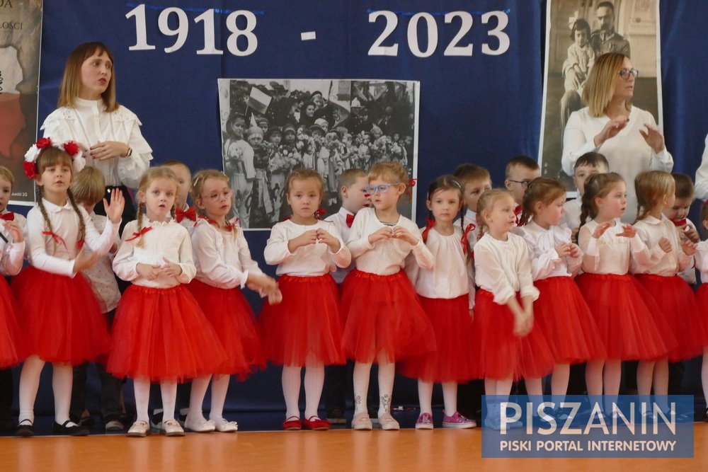 Przedszkolaki zainugurowały obchody Dnia Niepodległości w Piszu