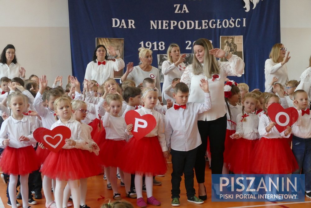 Przedszkolaki zainugurowały obchody Dnia Niepodległości w Piszu