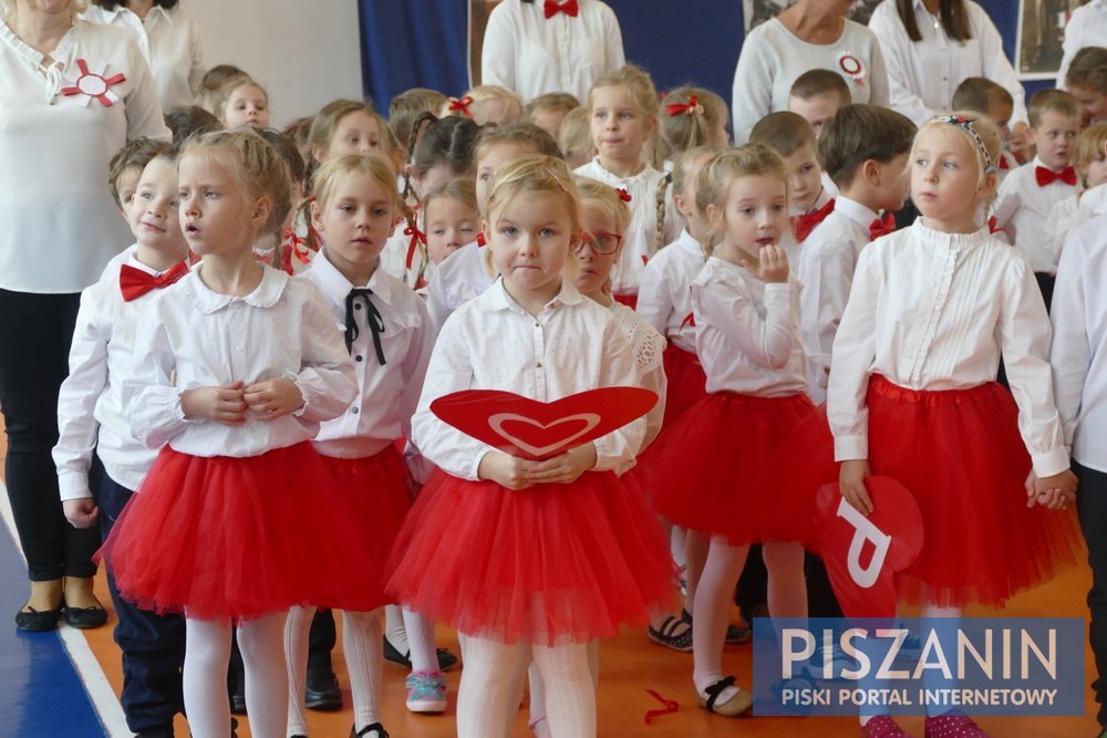 Przedszkolaki zainugurowały obchody Dnia Niepodległości w Piszu