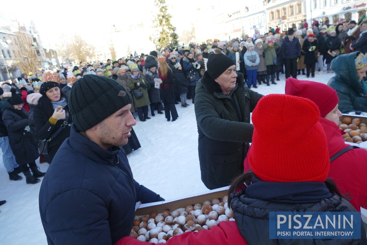 Święto Trzech Króli - tradycyjny orszak przeszedł na Plac Daszyńskiego