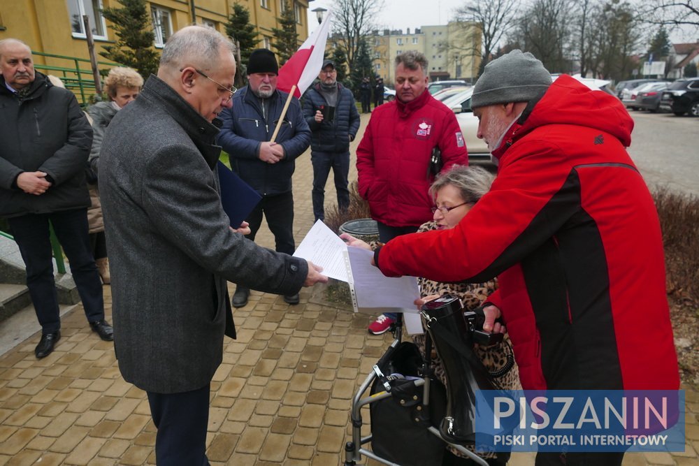 Chcą zwrócić uwagę zarządu powiatu i mieszkańców na problemy szpitala