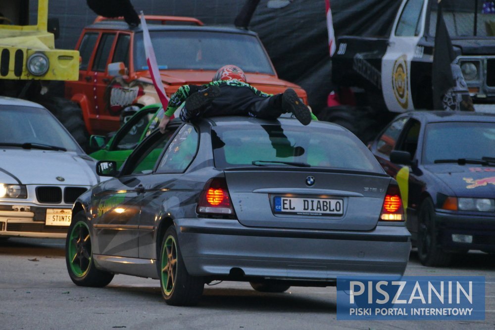 Niezapomniane emocje na pokazie kaskaderskim w Piszu