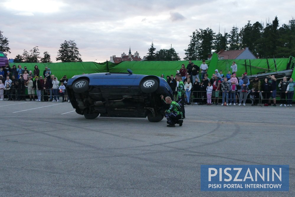 Niezapomniane emocje na pokazie kaskaderskim w Piszu