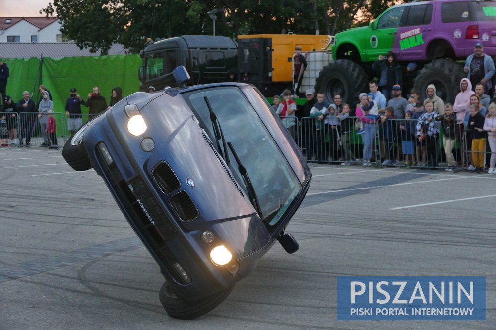 Niezapomniane emocje na pokazie kaskaderskim w Piszu