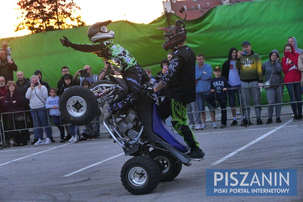 Niezapomniane emocje na pokazie kaskaderskim w Piszu