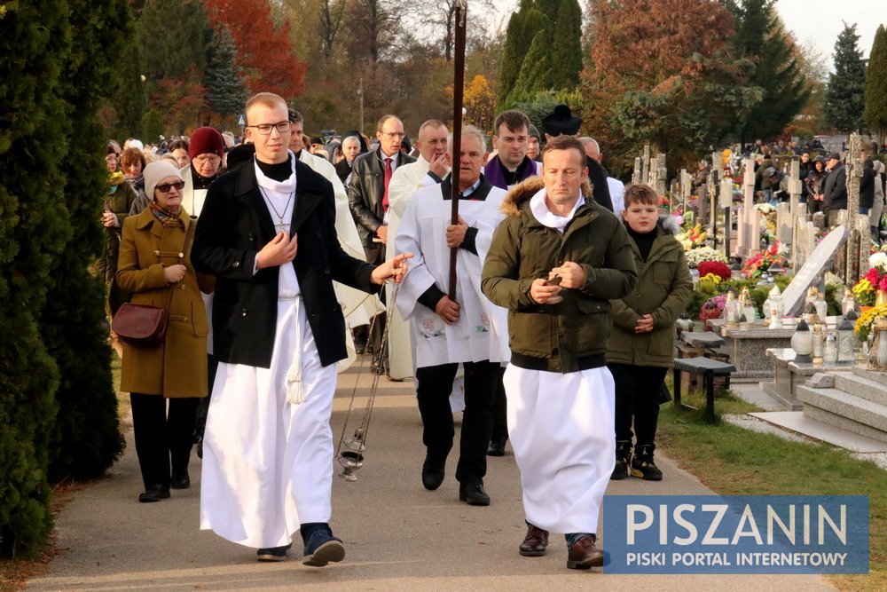 2 listopada to Dzień Zaduszny. Czym zaduszki różnią się od Wszystkich Świętych?