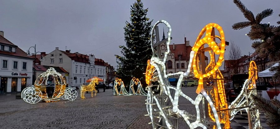 Choć śniegu nie ma na Placu Daszyńskiego świąteczna atmosfera