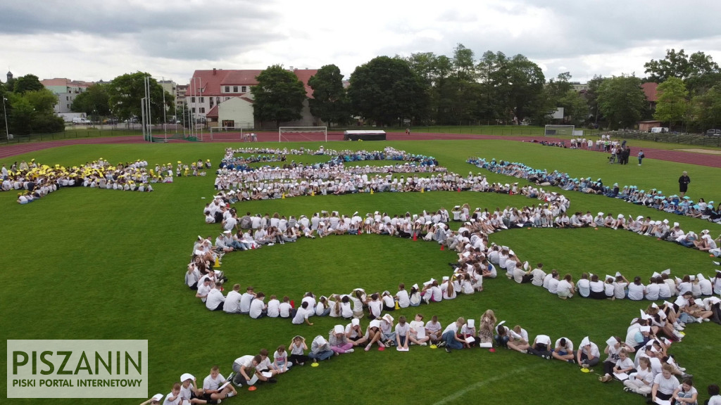 Jak powstawał wielki napis 380 Pisz