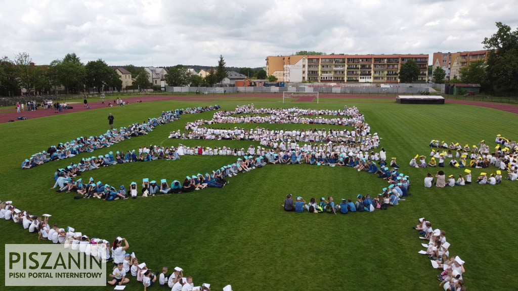 Jak powstawał wielki napis 380 Pisz