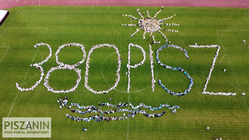 Jak powstawał wielki napis 380 Pisz